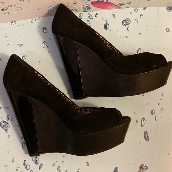 Black Platform Open Toe Pumps - Picture 4 of 8